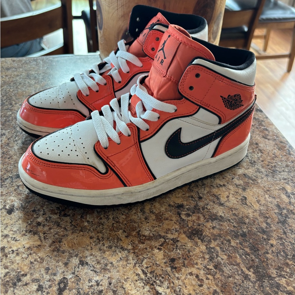 Air Jordan 1 Mid SE Men's Turf Orange/Black White Sneakers I Size 6